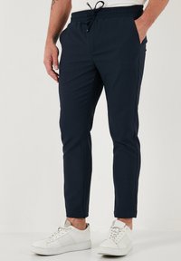 Buratti Treniņtērpa apakšdaļas - dark blue