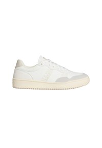 Sneaker bianca in pelle con accenti testurizzati, design con lacci, suola beige chiara e logo impresso sul pannello laterale. Finitura liscia su tutta la superficie.