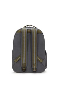 Zaino grigio con spallacci regolabili imbottiti in verde oliva e maniglia superiore, mostrato dal retro su uno sfondo bianco.