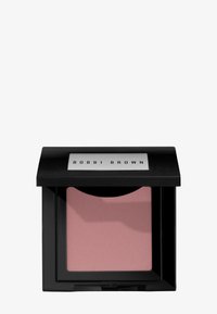 Bobbi Brown rouge i en fyrkantig svart kompakt med ett klart lock, med en slät rosa matt puderfinish.