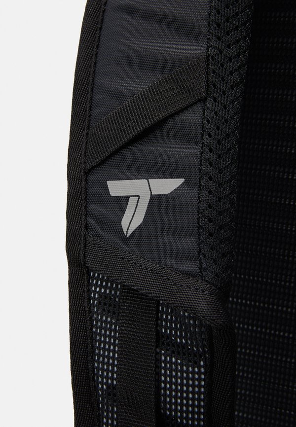 TRIPLE CANYON™ 24L BACKPACK - Rucksack2