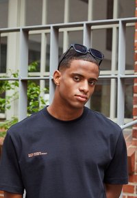 Only & Sons ONSFRED CITY PRINT - T-shirt estampada - black