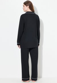 Ulla Popken ZIERPASPELN LANGARM SET - Pigiama - black