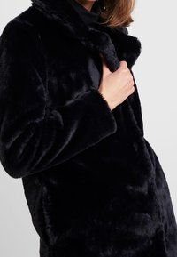 JDY Abrigo de invierno - black