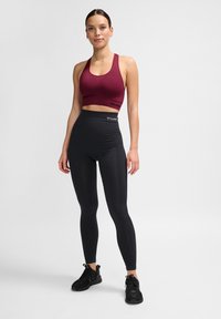 Hummel - Stanik sportowy z średnim wsparciem