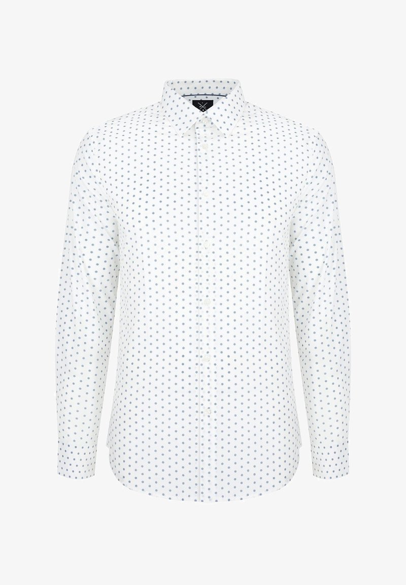 Biała koszula zapinana na guziki z małymi niebieskimi kropkami, długimi rękawami i klasycznym kołnierzykiem. Gładki materiał o lekko dopasowanym kroju.