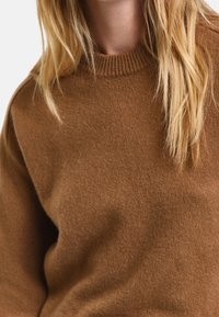 GANT Stickad tröja - brown