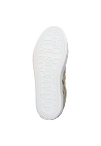 Tan sneaker met een gestructureerde bovenkant, witte rubberen zool met geperst merklogo. Zijritsdetail voor eenvoudig aan- en uittrekken.