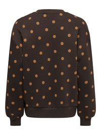 Brauner Pullover mit rundem Halsausschnitt, versehen mit einem Muster aus großen, hellbraunen Punkten. Gerippte Bündchen und Saum. Weiche Stoffstruktur.