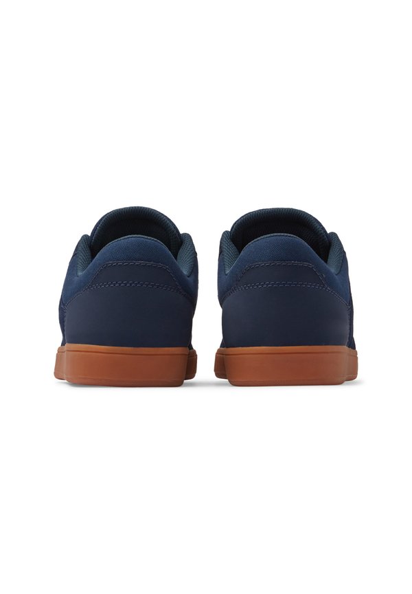 CRISIS 2 - Training shoe2