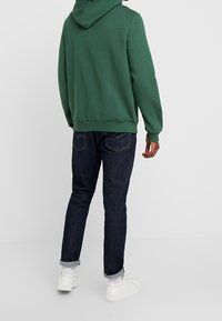 Pier One Jersey con capucha - olive