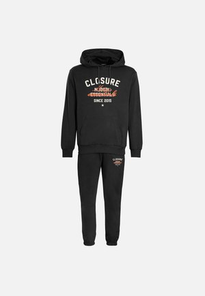 CLOSURE London, BLOC SCRIPT TRACKSUIT - Анцуг - black