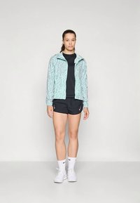 Nike Performance SWIFT - Veste de running - mint foam/cannon/reflective silver-coloured