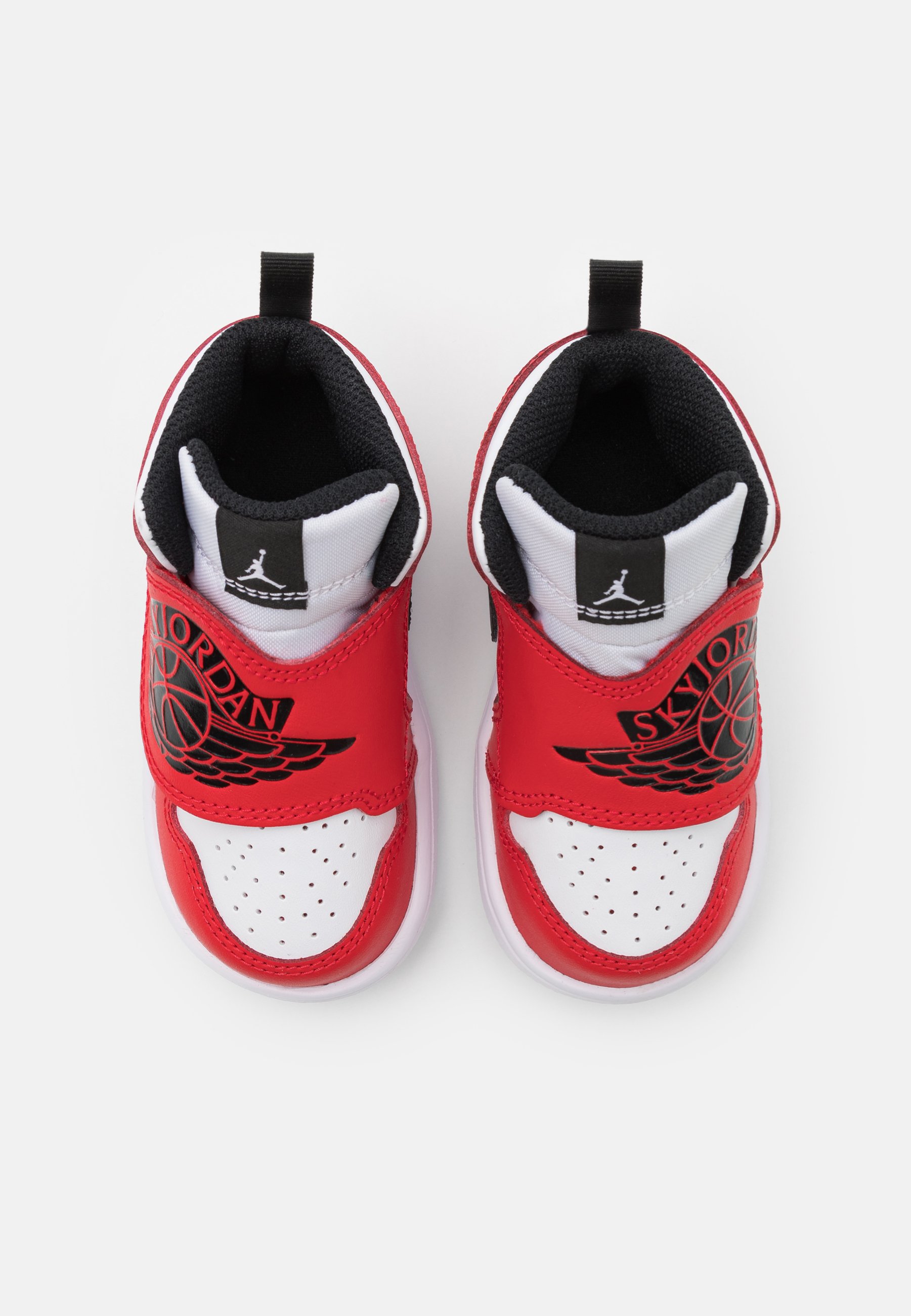 Jordan SKY 1 UNISEX - Krepšinio batai - white/black/university red/balta -  Zalando.lt