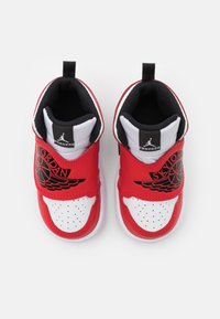 Jordan SKY JORDAN 1 - Tenisice - white/black/university red