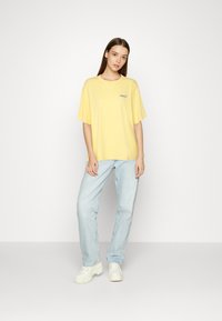 Roxy MOONLIGHT SUNSET B - Print T-shirt - yellow
