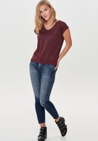 ONLY ONLSILVERY V NECK NOOS - T-shirts basic - chocolate truffle