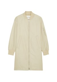 Beige bomberjack gemaakt van soepel materiaal, met een ritsluiting aan de voorkant, ribbelboorden, twee zijzakken en een ritszak op de mouw.