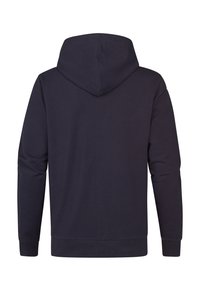 Marineblauwe hoodie met een ruime capuchon, lange mouwen, en ribbelmanchetten en -zoom. Zachte textuur, eenvoudig ontwerp zonder patronen of accenten.