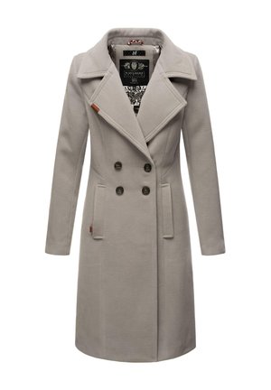 Manteau gris croisé avec un col cranté, deux poches avant et des accents bruns subtils. Le matériau semble doux avec un design structuré.