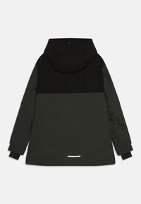 Giacca con cappuccio verde e nera con un design bicolore, polsini elasticizzati e una striscia riflettente all'orlo. Realizzata in un tessuto liscio e resistente.