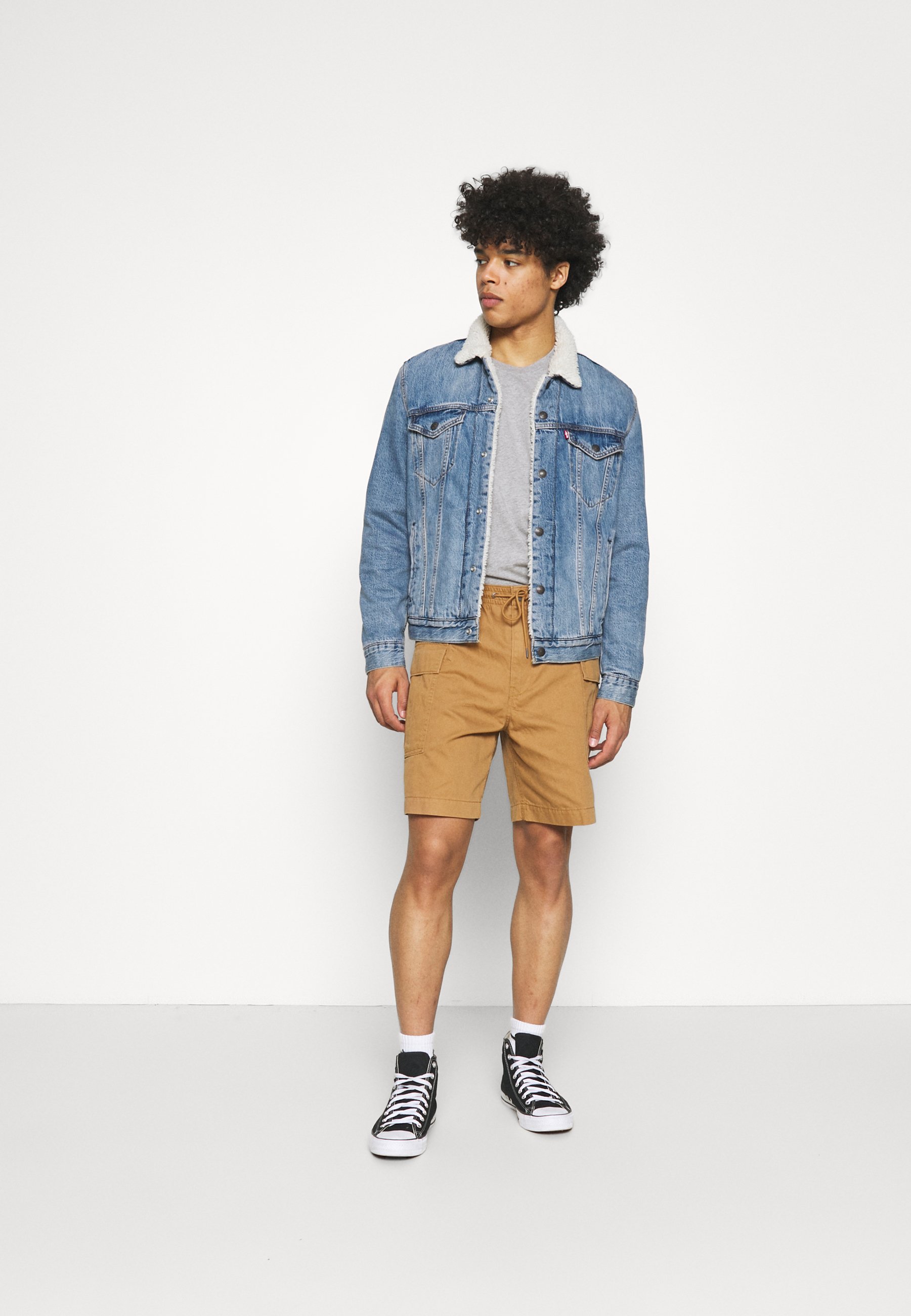 Levi's® CARGO SHORT STYLE - Shorts - neutrals/ocra - Zalando.it