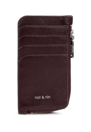 Porte-cartes en cuir marron foncé avec quatre compartiments pour cartes, compartiment zippé à droite et logo "nat & nin" blanc près du bas.