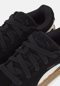 FENTY x PUMA CREEPER PHATTY - Sneaker low - black/warm white