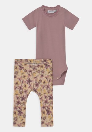 NBFHERMIONA SET - Triko s potiskem - deauville mauve