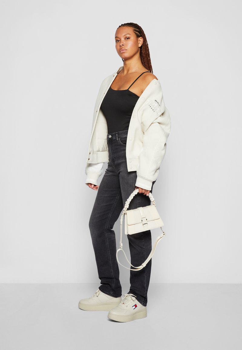 Tommy Jeans RETRO BASKET FLATFORM - Sneakers basse - bleached stone