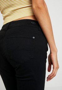 Pepe Jeans Tygbyxor - black