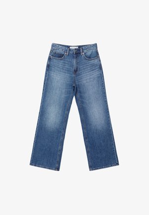 Jasnoniebieskie dżinsy typu wide-leg z wysokim stanem, pięcioma kieszeniami i delikatnym zniekształceniem na udach. Posiadają zamek błyskawiczny oraz guzik z przodu.