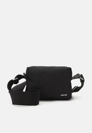 Calvin Klein WIDE STRAP CAMERA BAG - Schoudertas - black
