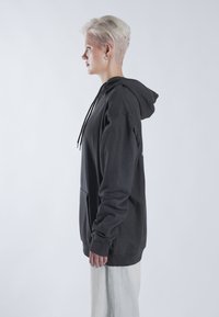 Mira Paris MI AMOR BACK EMBROIDERY - Felpa con cappuccio - black