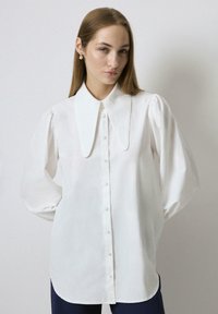 WITH COLLAR DETAIL - Button-down blouse - ecru