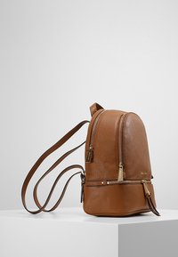 MICHAEL Michael Kors RHEA ZIP BACKPACK - Rygsække - luggage