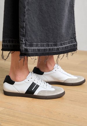 Baskets basses - white/black