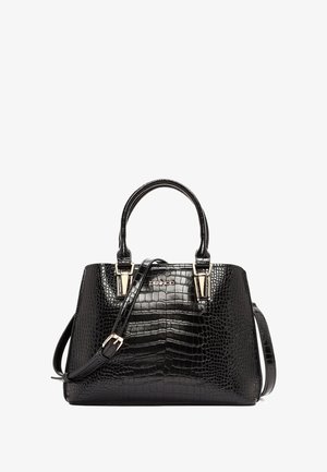 Borsa nera in stampa coccodrillo con manici superiori doppi, tracolla regolabile, dettagli in metallo dorato e una forma strutturata.