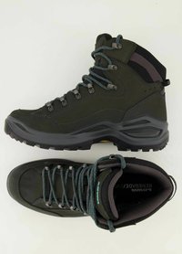 Dunkelgrüne Wanderschuhe mit hohem Knödesldesign, gepolstertem Schaft, türkisfarbenen Schnürsenkeln und einer robusten Sohle. Verfügt über verstärkte Ösen und strukturierte Akzente.