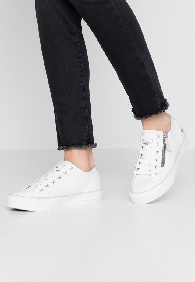 Baskets femme en promo | Tous les articles chez Zalando