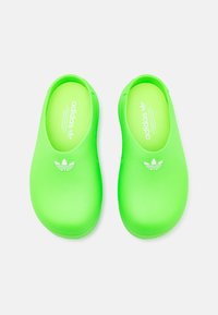 adidas Originals STAN - Baseino šlepetės - solar green/footwear white/solar green