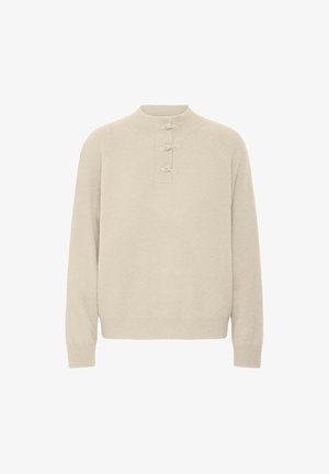 Beige sweater met een hoge hals, drie knoopsluiting en geribde manchetten en zoom. Zacht, textuurstof met een ontspannen pasvorm.