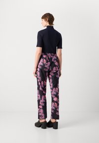 Lollys Laundry PANTS - Pantaloni - blue/pink