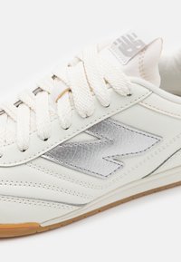 New Balance Sneakers - white