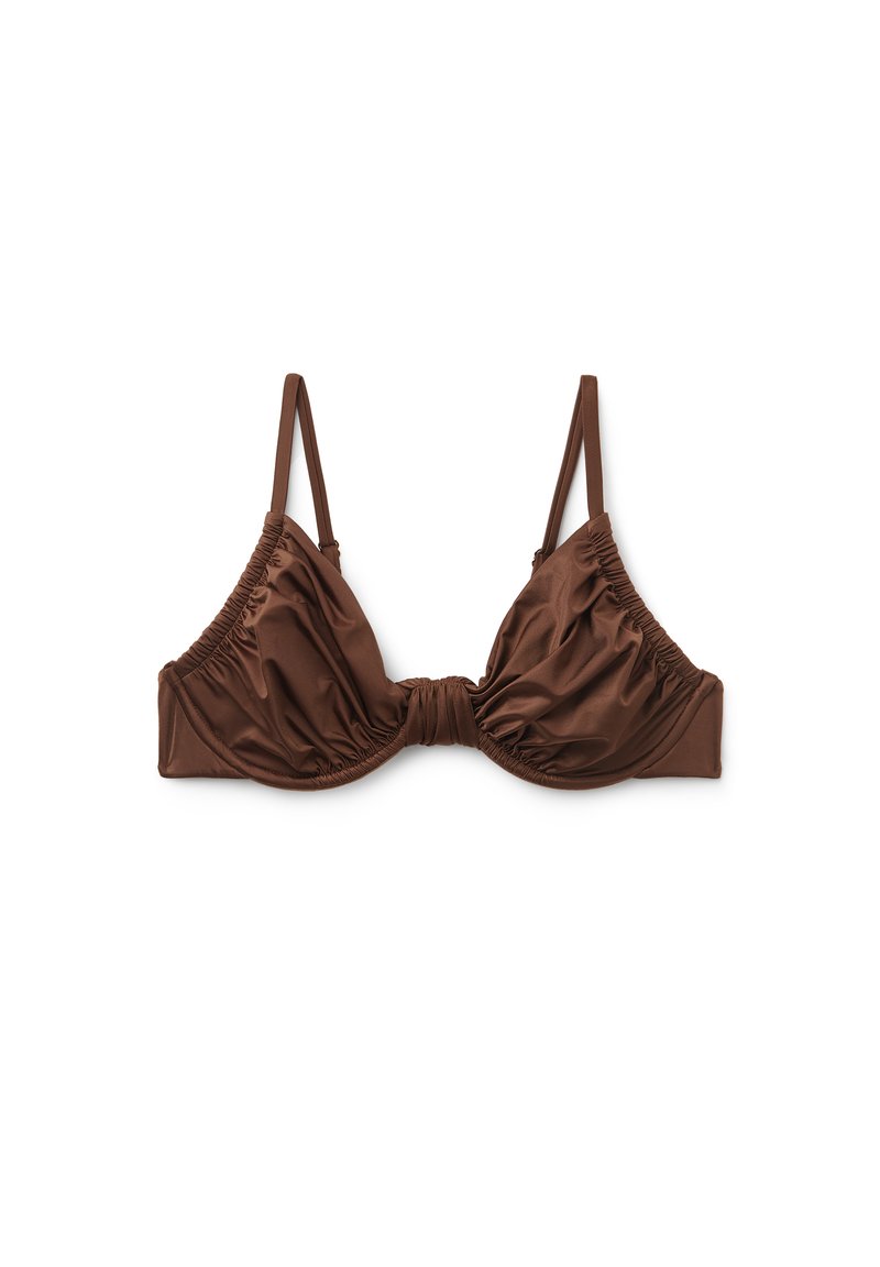 Brun triangelbikinitopp i mjukt, stretchigt tyg med rynkade detaljer och tunna justerbara remmar. Ingen vaddering eller bygel.