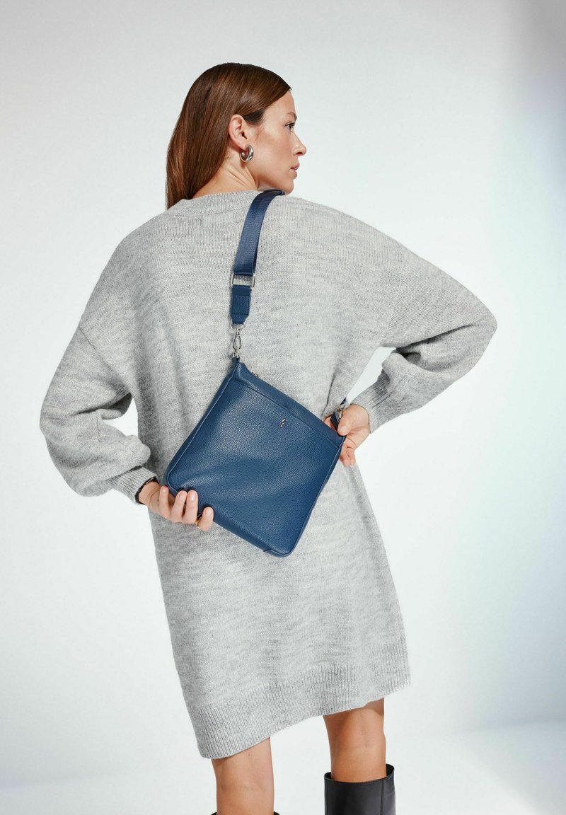 OCHNIK OCHNIK granatowy