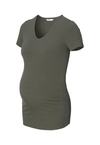 Olivengrønt, ribbet gravidt-shirt med korte ærmer og v-halsdesign, med indsamlinger på siderne for at imødekomme en voksende mave.