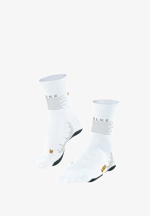 Weiße Sportsocken mit verstärkter schwarzer Zehen- und Fersenpartie, die graue und goldene Branding sowie horizontale Streifenmuster aufweisen.