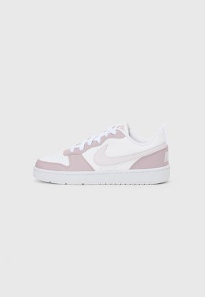 COURT BOROUGH LOW RECRAFT - Matalavartiset tennarit - venice plum/fog white
