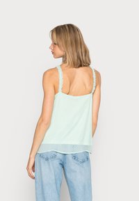 Vero Moda VMKAYA STRAP - Blusa - brook green deba